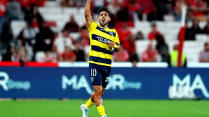 Bordo-mavili ekip orta saha takviyesi için Portekiz’e yöneldi