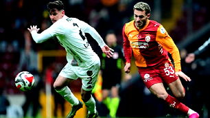 Galatasaray, 1 puanı son dakikalarda kurtardı