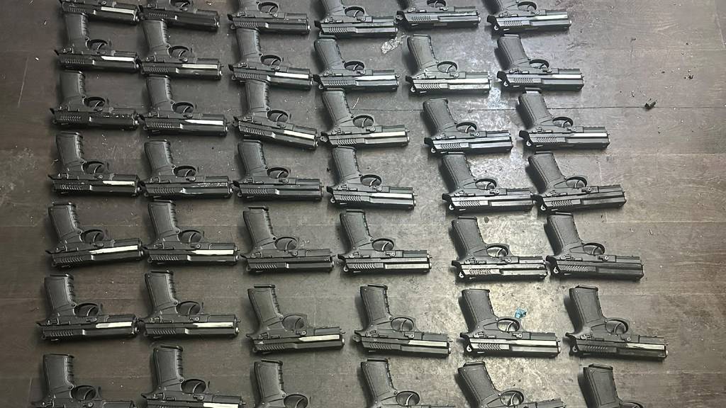 Bayrampaşa'da işhanındaki silah atölyesine operasyon: 4 gözaltı