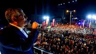 Özgür Özel'den Halk TV önündeki mitingte sokak çağrısı