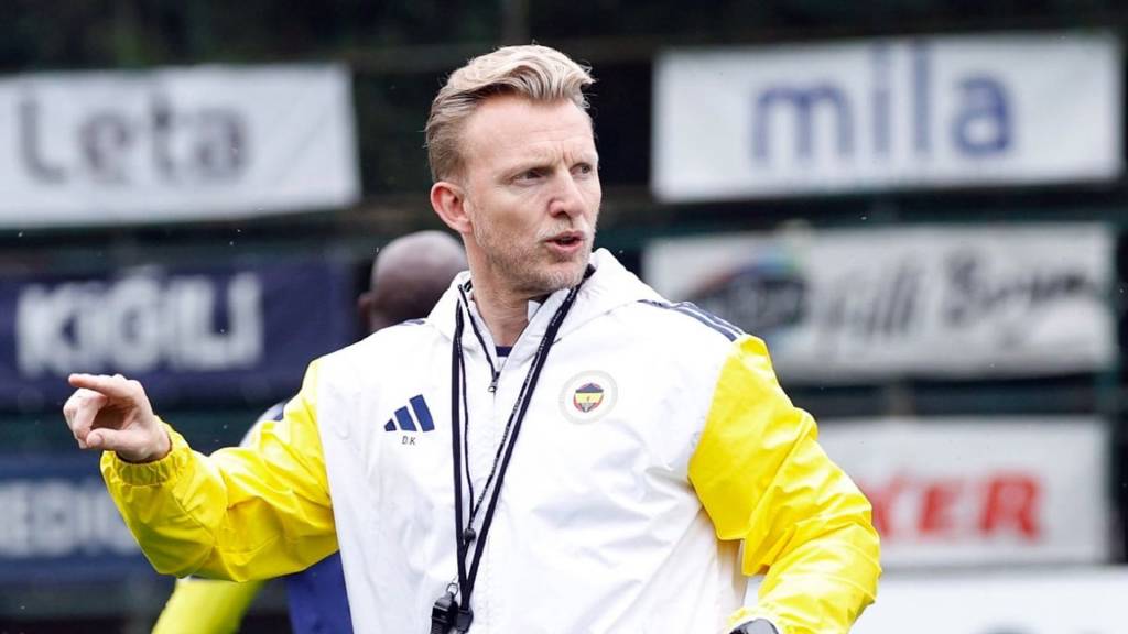 Fenerbahçe, Dirk Kuyt yönetiminde ilk idmanına çıktı