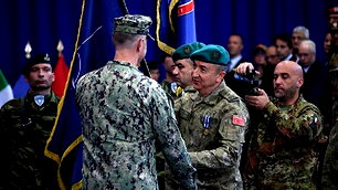 KFOR komutanlığı Türkiye'den İtalya'ya geçti