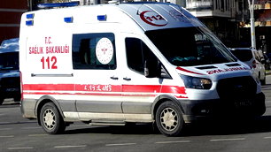 Mersin'de yolcu minibüsü uçuruma devrildi: 17 yaralı