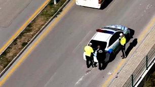 Kırıkkale'de denetimden yaya kaçan sürücü drone ile yakalandı