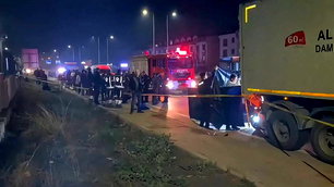Bandırma'da park halindeki TIR'a çarpan motosikletin sürücüsü öldü