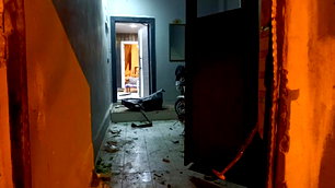 Adana'da bir evin kapısına el yapımı patlayıcı atıldı