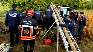 Malatya'da 30 metrelik su kuyusuna düşen kadını itfaiye kurtardı