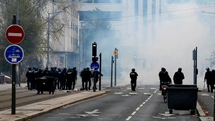 Paris'te Sarı Yelekliler eylemine polis müdahalesi
