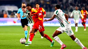 Galatasaray, 3 puanı 4 golle aldı