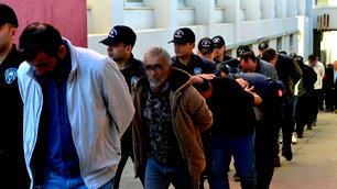 Kurgu trafik kazalarıyla sigorta dolandırıcılığı: 80 şüpheli adliyede