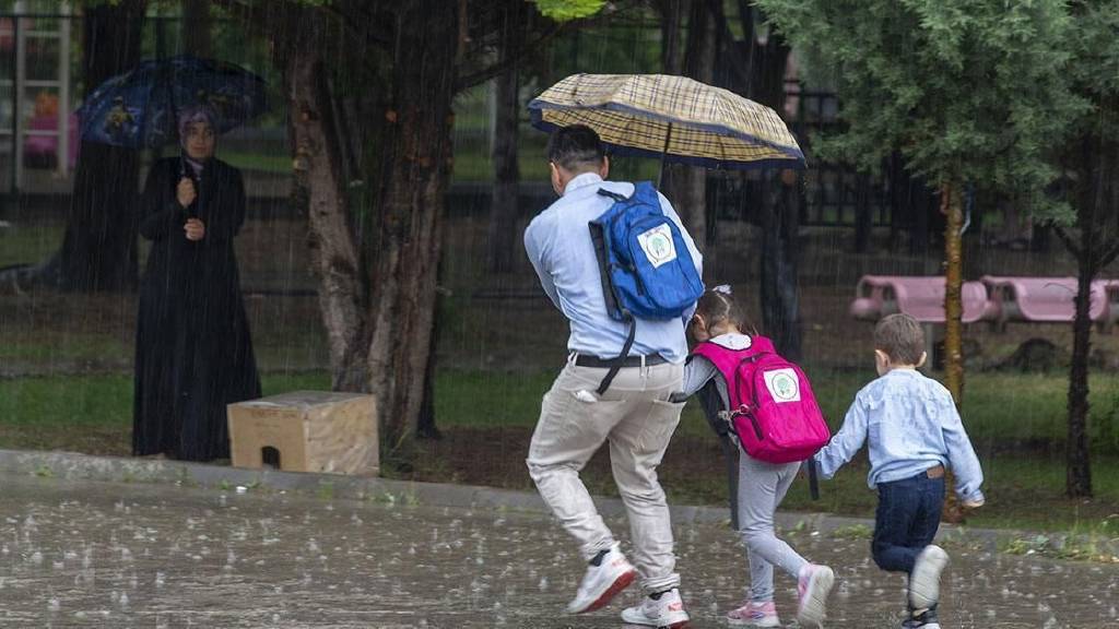 İstanbul'da okullar yarın tatil: Yüz yüze eğitime 1 gün ara