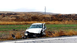 Çankırı'da iki otomobil kafa kafaya çarpıştı: 1 ölü, 4 yaralı