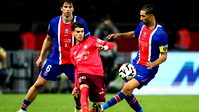 PSG, erteleme maçında Lyon'u 2-0 yenerek liderliğe yükseldi