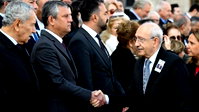 Meclis'teki cenazede Özel ile Kılıçdaroğlu arasında soğuk tokalaşma