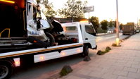 Arnavutköy'de servis minibüsü hafriyat kamyonuna çarptı: 9 yaralı