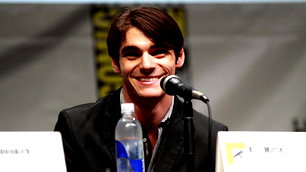 Breaking Bad'in yıldızı RJ Mitte 34 yaşında hayatını kaybetti
