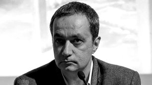 Yazar ve çevirmen Cem Akaş hayatını kaybetti