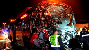 Ankara'da EGO otobüsü üst geçide çarptı: 24 yaralı