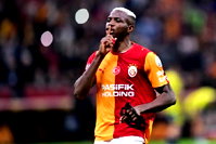 Galatasaray dev derbide Osimhen'le yükseldi