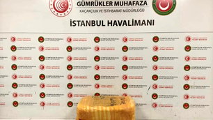 İstanbul Havalimanı'nda bir yolcunun bagajından 25 kilo esrar çıktı