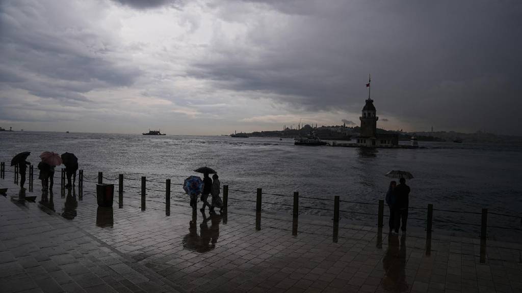 Bakan Kurum: Yarın 10 ilde turuncu, 26 ilde sarı kodlu uyarı var