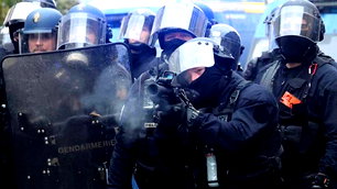 Fransa'da protestolar: 70 bin kolluk görevde, 135 gözaltı