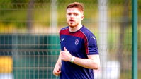 Trabzonspor'da derbi öncesi Batagov şoku: Uyluğunda kanama var
