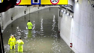 Mersin'de sağanak yağış su taşkınlarına neden oldu
