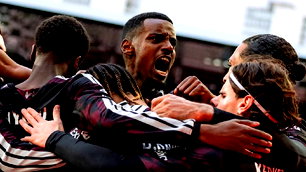 Liverpool, Brentford deplasmanında geriden gelip 2-1 kazandı