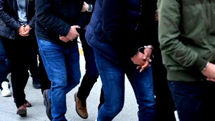 Suç örgütlerine bilgi sızdıran polislere operasyon