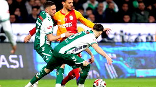 Galatasaray, Konya'da yıkıldı