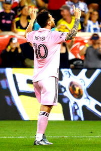 Messi, Lige galibiyetle başladı