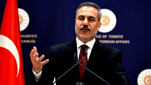 "İran'da iç savaşa karşıyız"