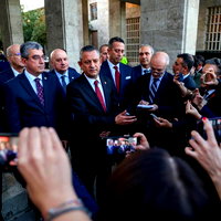 Özgür Özel'den Türkiye demokrasisi yazısı