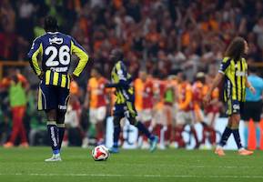 Fenerbahçe'de taşlar yerinden oynuyor