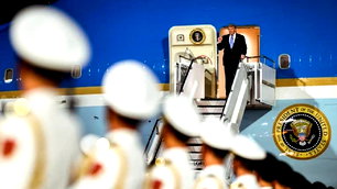 Trump'tan Çin dönüşü talimat: "Hediyeleri çöpe atın"