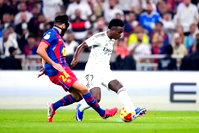 El Clasico'dan şampiyon Barcelona çıktı