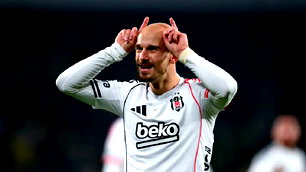 Hoca için yönetime rest çekti