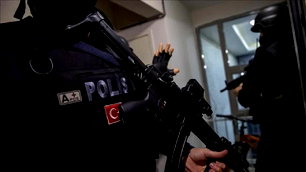 Kırmızı bültenle aranan 42 şüpheli Türkiye'ye iade edildi