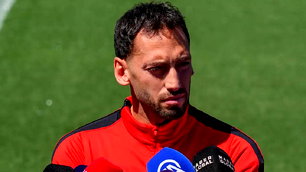 Hakan Çalhanoğlu'ndan ilk maç uyarısı