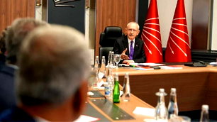 CHP'de 26 il başkanı görevinden alındı