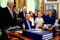 Trump'tan Erdoğan'a övgü dolu sözler