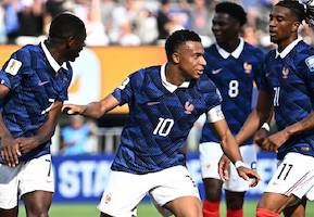 Mbappe'nin Messi takibi sürüyor