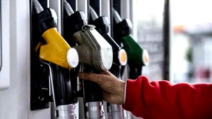 Benzine bir zam daha geliyor