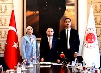 Adalet Bakanı, Muhsin Yazıcıoğlu'nun ailesiyle birlikte