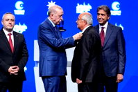 3 Belediye Başkanı daha Ak Parti'ye katıldı