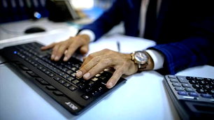 Memurlara YouTube ve içerik üreticiliği uyarısı