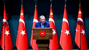 "Milletin malına el uzatan karşısında devleti bulur"