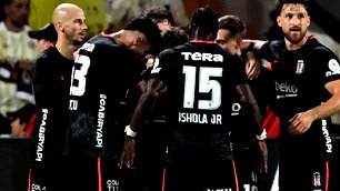 Beşiktaş, sezonun ilk derbisinde Fenerbahçe'yi 2-1'yi yendi
